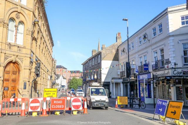 Take extra time for the school run on Fisherton Street warns