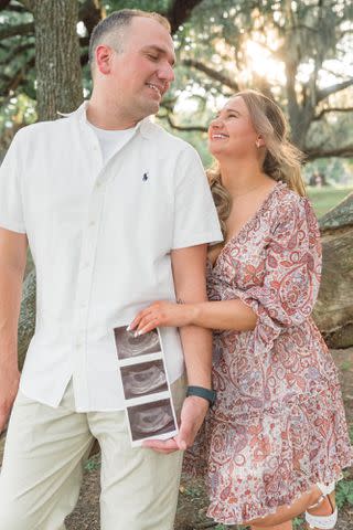 <p>Erin Jalbert/@m0therofchaos</p> Gypsy Rose Blanchard and her boyfriend Ken Urker in her maternity photos