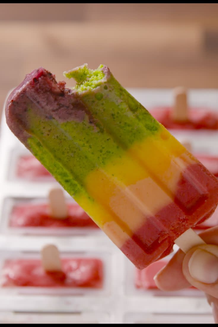 Rainbow Fro-Yo Pops