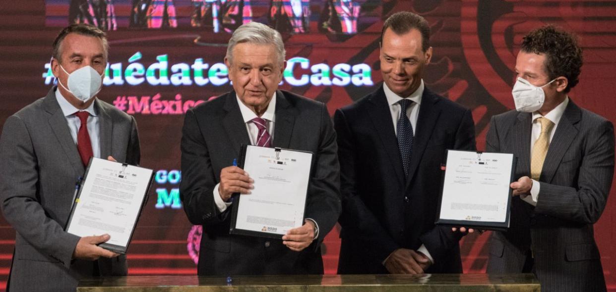 CIUDAD DE MÃXICO, 03AGOSTO2020.- El Presdiente de MÃ©xico AndrÃ©s Manuel LÃ³pez Obrador, durante la conferencia de todas las maÃ±anas, en el salÃ³n tesorerÃ­a de Palacio Nacional. Empresarios dueÃ±os de televisoras, firmaron un convenio con el primer mandatario del paÃ­s, para transmitir clases en vivo. FOTO: VICTORIA VALTIERRA/CUARTOSCURO.COM