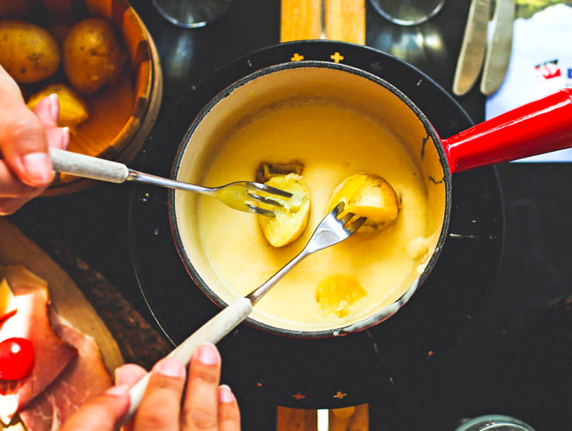瑞士傳統美食起司火鍋Cheese Fondue