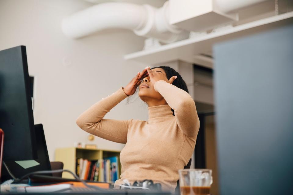 (Symbolbild) Erschöpft, aber es muss immer weiter gehen? Wie sich ein Burn on äußert. - Copyright: Getty Images/ Maskot