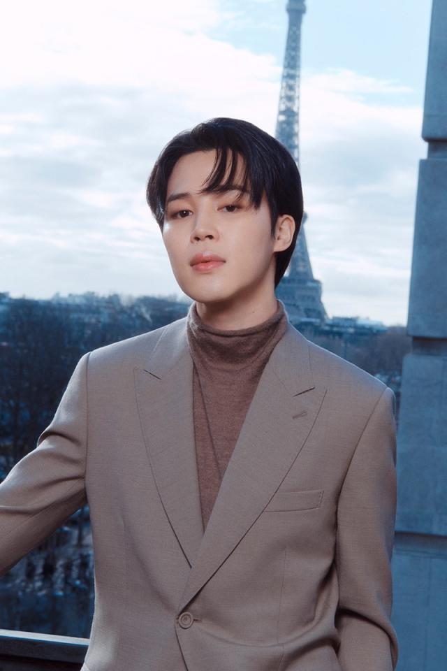 BTS' Jimin Suits Up in Dior for Tiffany & Co.'s NYC Store Reopening –  Footwear News