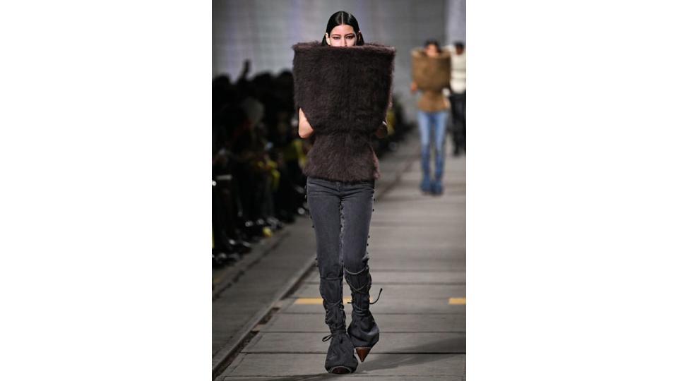 A model walks the runway during the Alexander McQueen Womenswear Fall/Winter 2024-2025 show as part of Paris Fashion Week on March 02, 2024 in Paris, France. (Photo by Yanshan Zhang/Getty Images)