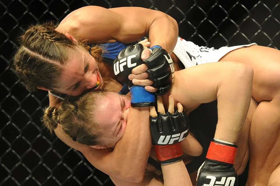 When Ronda Rousey, Liz Carmouche become first women to fight in UFC