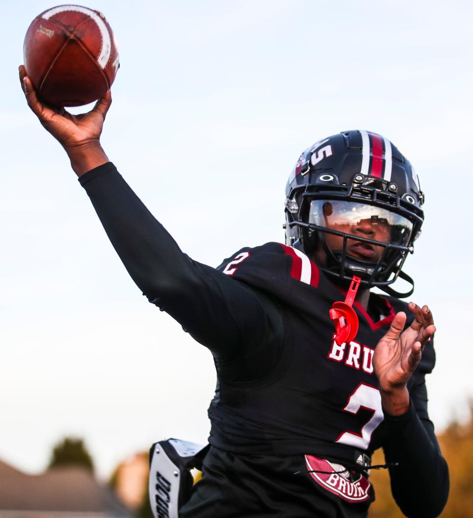 Ballard's Larry Irvin warms up before his game against PRP on Friday night in Kentucky high school football.  November 3, 2023.