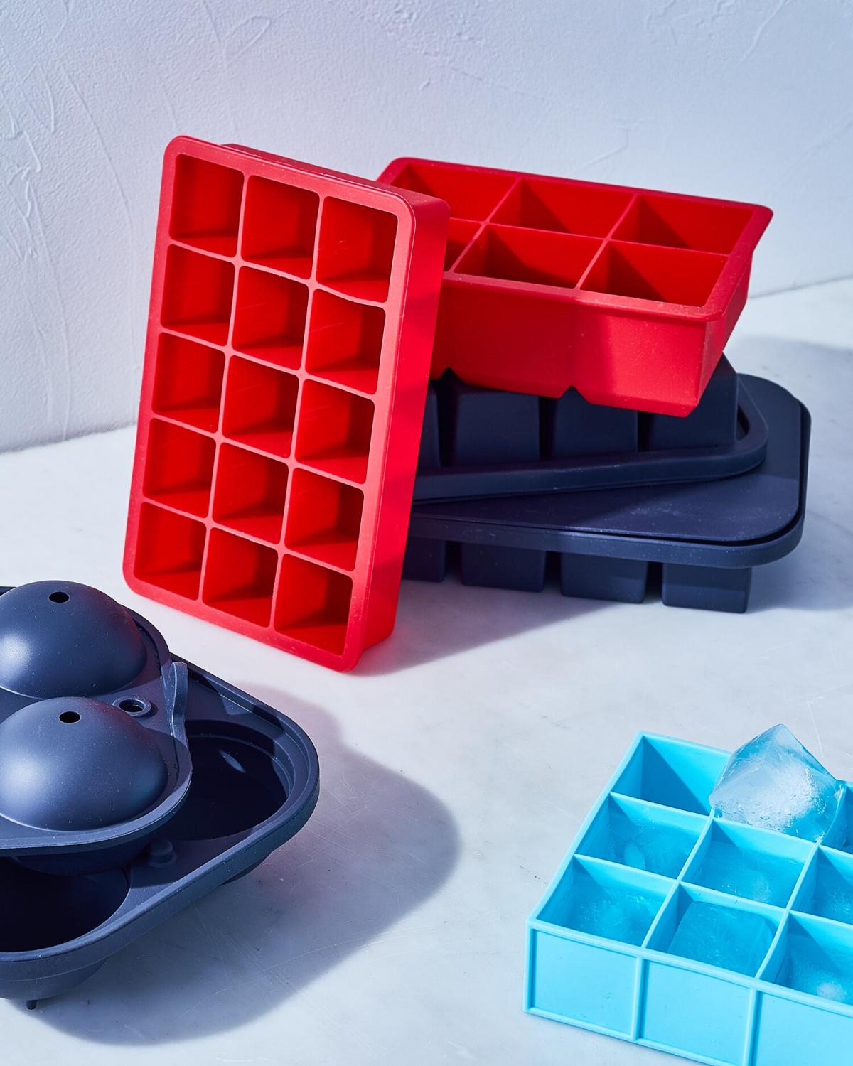 FOOTBALL ICE CUBE MAKER !! tray - household items - by owner