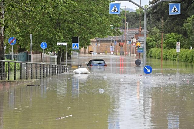 Three dead and thousands evacuated as floods hit northern Italy