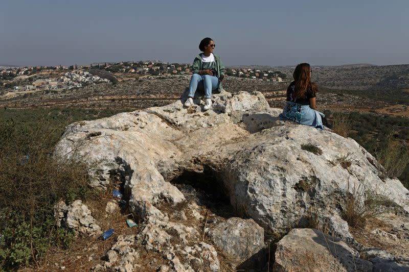 In occupied West Bank, Palestinian bloggers see local tourism as defiance