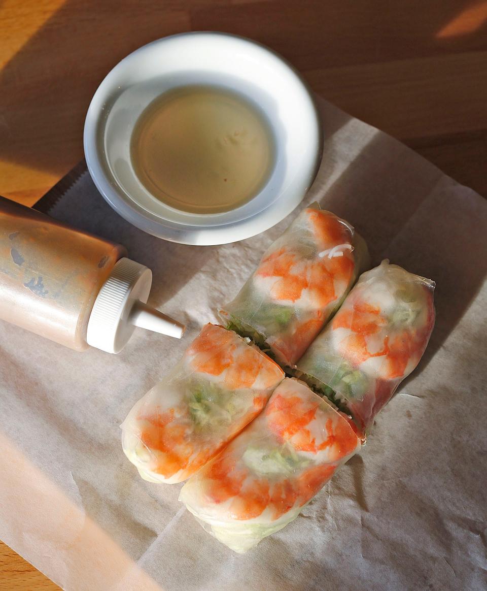 Shrimp spring rolls in rice paper at Banh Mi Hem.