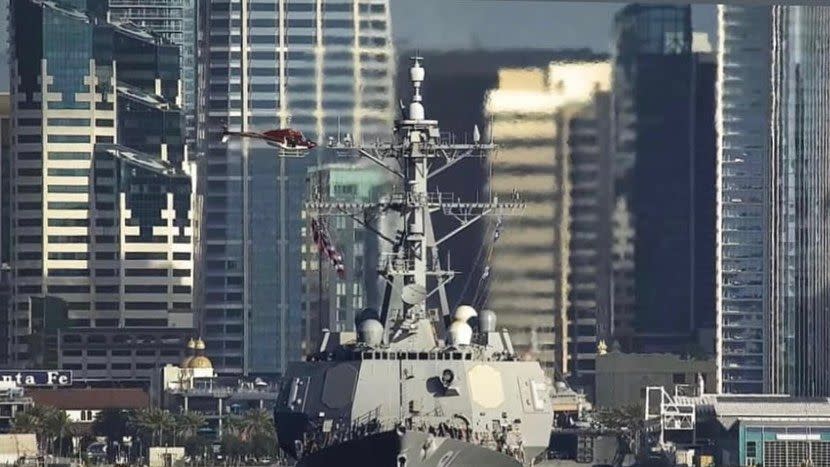 uss pinckney returning to harbor