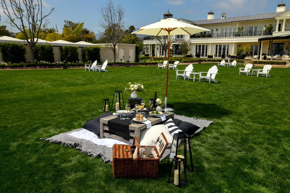 Champagne and Rosé wine picnics at  Rosewood Miramar Beach