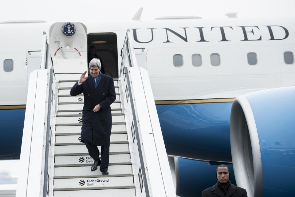 United States' Secretary Of State John Kerry arrives at the Tegel airport in Berlin, Germany, Friday, Jan. 31, 2014. Kerry will meet with Foreign Minister Frank-Walter Steinmeier and Chancellor Angela Merkel prior to his trip to Munich for the Security Conference. (AP Photo/Brendan Smialowski, Pool)