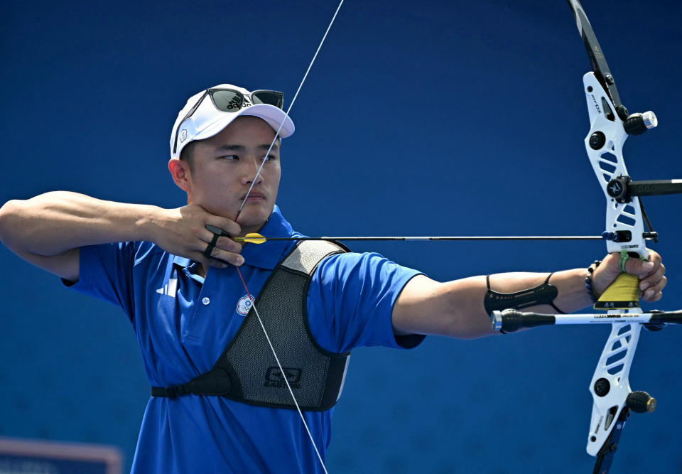 射箭國手林子翔在巴黎奧運個人賽止步32強。 (Photo by Punit PARANJPE / AFP) (Photo by PUNIT PARANJPE/AFP via Getty Images)