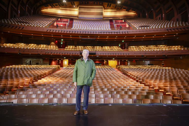 Andrés Cordero es el nieto de otro Andrés Cordero que fue, con otros dos socios, el que imaginó para la ciudad una sala única y monumental, como es el Gran Rex