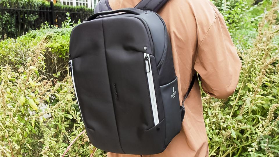 Samsonite Konnect-i smart backpack with Google Jacquard hands-on