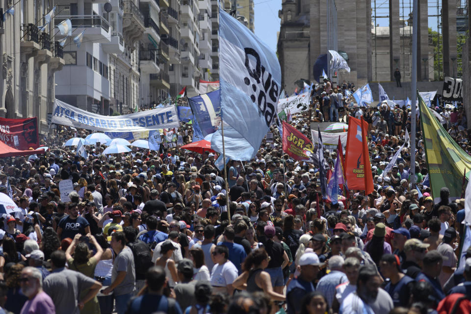 Manifestation à Rosario contre Javier Milei, le 24 janvier 2024.