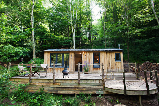 wood shack cottage in wales