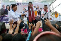 Sudarat Keyuraphan, (C) Pheu Thai Party and Prime Minister candidate greets her supporters during an election campaign in Ubon Ratchathani Province, Thailand, February 18, 2019. REUTERS/Athit Perawongmetha