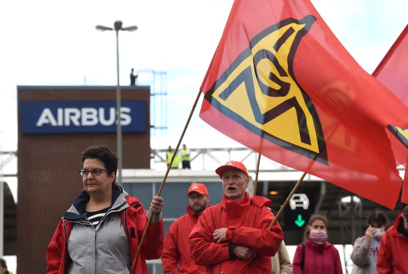 Empleados de Airbus protestan contra el planeado recorte de empleos en Hamburgo