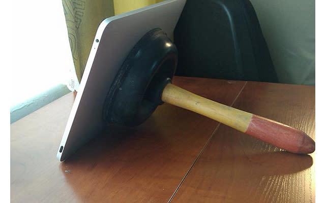ipad plunger stand