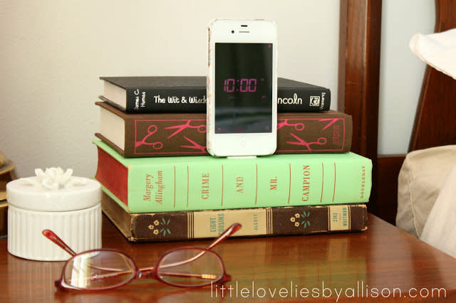 A <a href="http://www.huffingtonpost.com/2012/12/05/homemade-gift-ideas-iphone-dock_n_2246125.html">decorative way</a> to hold and charge your smartphone.