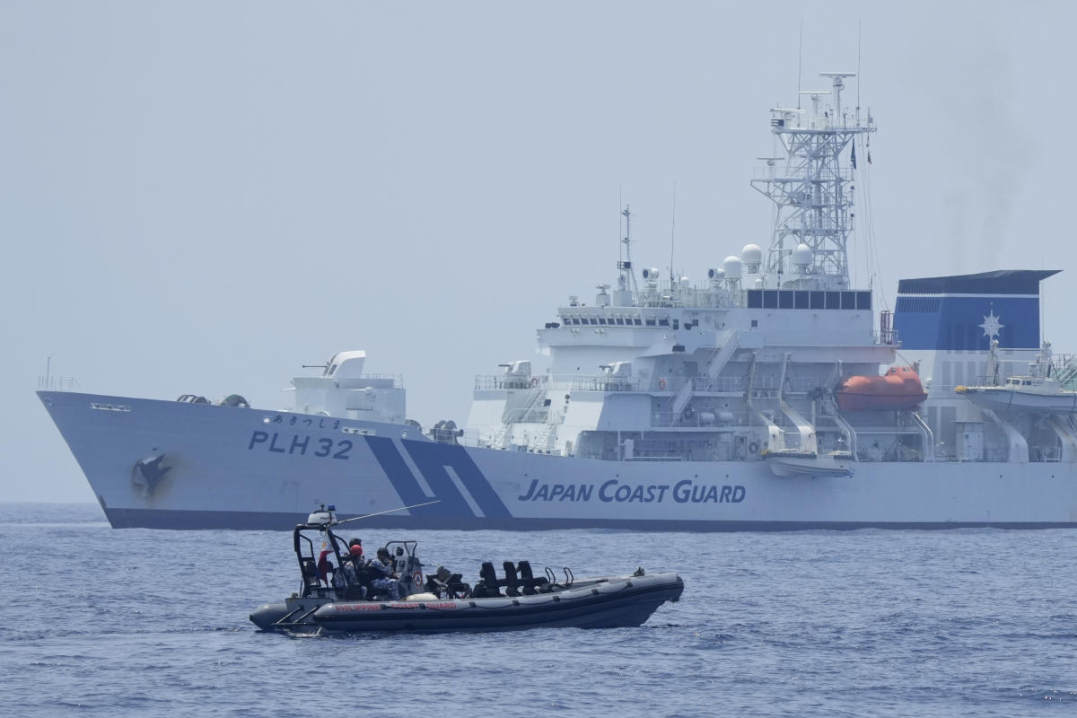 Philippinische Beamte sagten, die Vereinigten Staaten, Japan und Australien planen, gemeinsame Marineübungen im umstrittenen Südchinesischen Meer abzuhalten