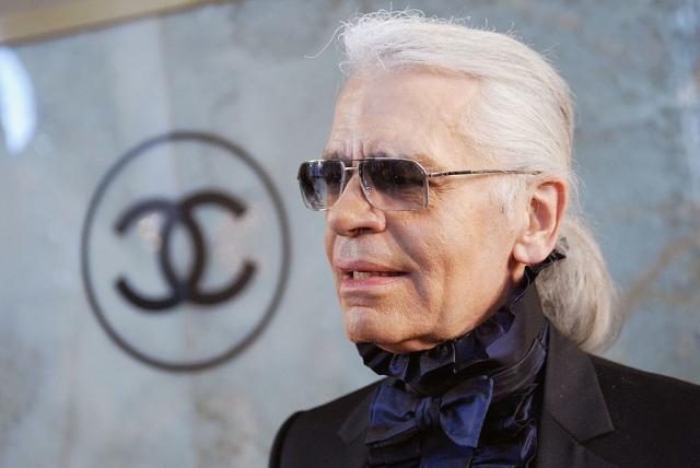 Karl Lagerfeld – The Man Who Revived a Sleeping Beauty – Signé