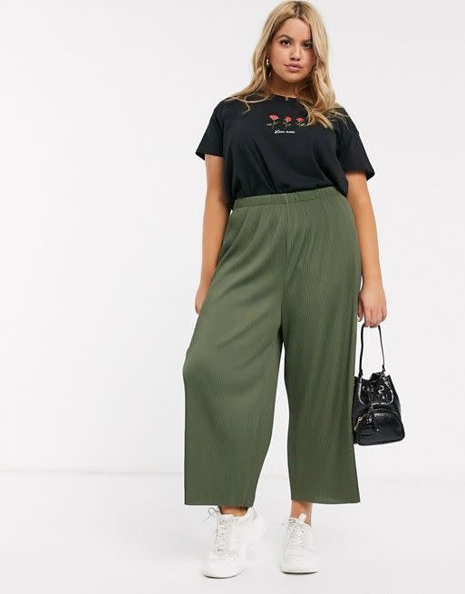 <p><strong>ASOS Design Curve</strong></p><p>asos.com</p><p><strong>$35.00</strong></p><p><a href="https://go.redirectingat.com?id=74968X1596630&url=https%3A%2F%2Fwww.asos.com%2Fus%2Fasos-curve%2Fasos-design-curve-plisse-culotte-pants%2Fprd%2F14199345%3Fclr%3Dkhaki%26colourWayId%3D16598917%26cid%3D9577&sref=https%3A%2F%2Fwww.cosmopolitan.com%2Fstyle-beauty%2Ffashion%2Fg30783866%2Fcute-st-patricks-day-outfit-ideas%2F" rel="nofollow noopener" target="_blank" data-ylk="slk:Shop Now;elm:context_link;itc:0;sec:content-canvas" class="link ">Shop Now</a></p><p>Planning on doing some bar hopping? You’ll be glad you dressed comfortably with a <a href="https://www.cosmopolitan.com/style-beauty/fashion/a27821377/how-to-wear-t-shirts/" rel="nofollow noopener" target="_blank" data-ylk="slk:T-shirt;elm:context_link;itc:0;sec:content-canvas" class="link ">T-shirt</a> tucked into green culottes and paired with comfy sneakers.</p>