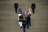 <p>The casket of U.S. Senator John McCain is carried up the steps of the U.S. Capitol in Washington D.C, Aug. 31, 2018. (Photo: John McDonnell/Pool via Reuters) </p>