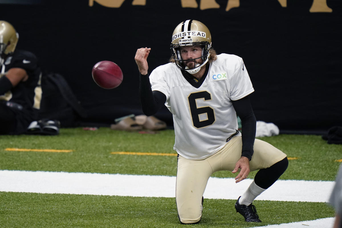 New Orleans Saints kicker Thomas Morstead (6) kicks off in an NFL