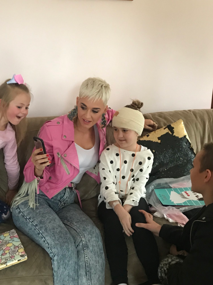 Katy Perry surprised a young sick fan by visiting her in Adelaide, Australia. Source: Twitter/tianamoores_