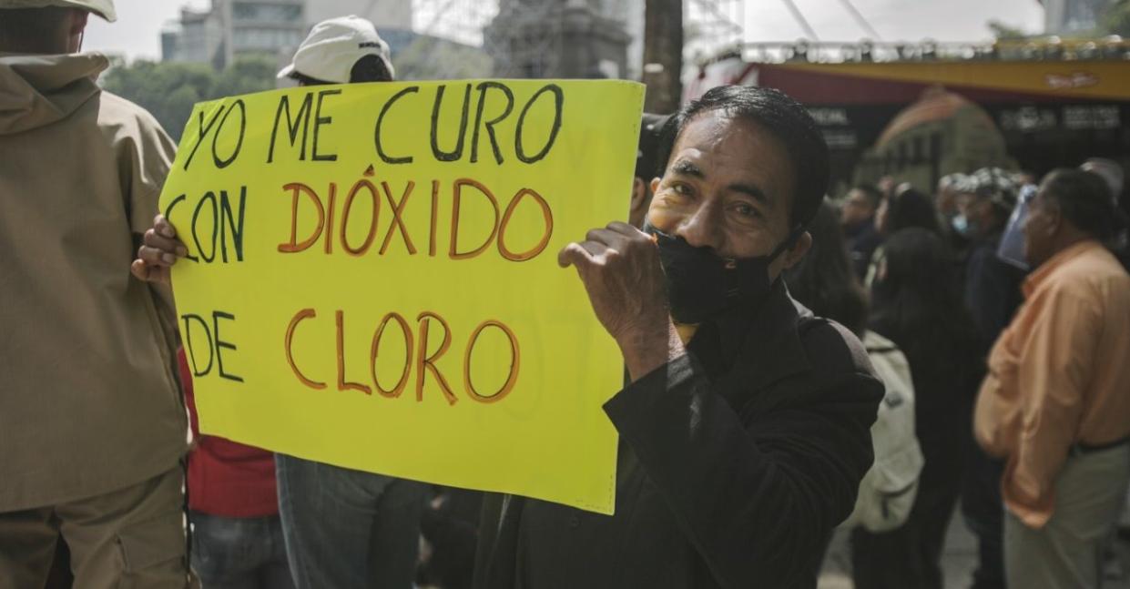 Se manifiestan en CDMX a favor del dióxido de cloro, falsa cura del COVID