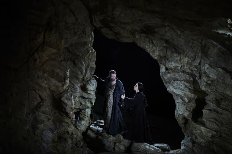 Una escena de la puesta de Damián Szifron para Sansón y Dalila, que debutó en la Ópera Estatal de Berlín en 2019 con dirección musical de Daniel Barenboim