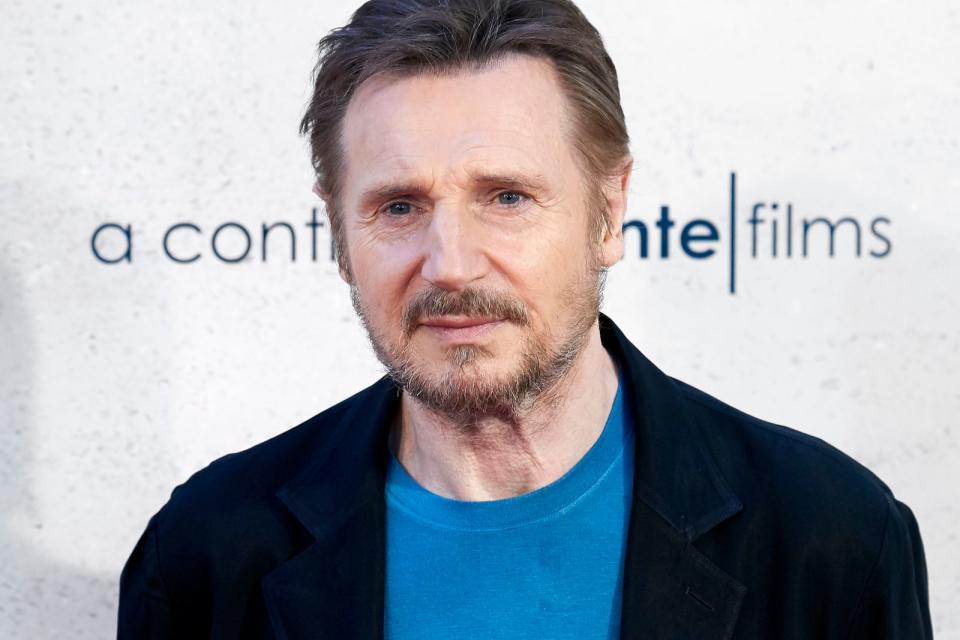 Prost! Bevor Liam Neeson, der im nordirischen Ballymena geboren wurde, seinen Durchbruch als Schauspieler feierte, jobbte er unter anderem als Gabelstaplerfahrer in einer Guinness-Brauerei. (Bild: Carlos Alvarez/Getty Images)
