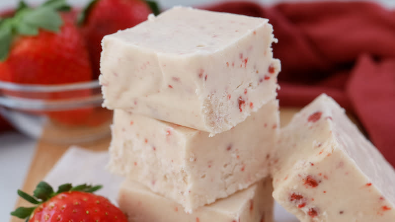white chocolate strawberry fudge squares stacked