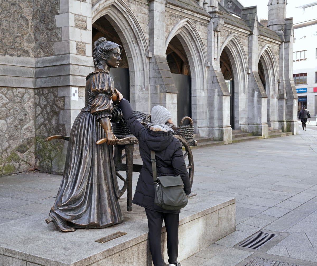 Touching the breasts on the Molly Malone statue is a Dublin tradition (Getty Images)