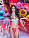 <p>Luxusjuwelier Mouawad kreierte den „Fireworks“ Fantasy Bra, den Lily Aldridge 2015 auf dem Laufsteg trug. Sein Wert lag bei 1,7 Millionen Euro. <em>[Bild: Getty]</em> </p>