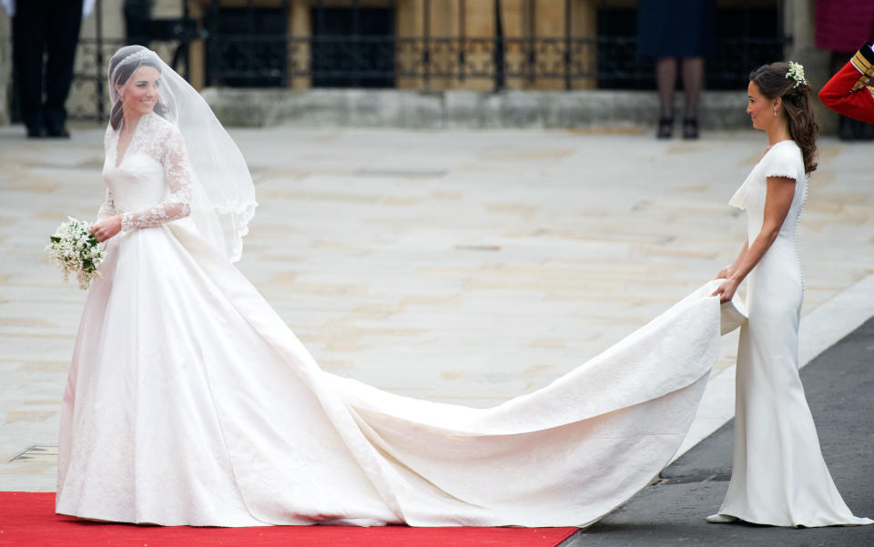 Sister act. (Photo: Samir Hussein via Getty Images)