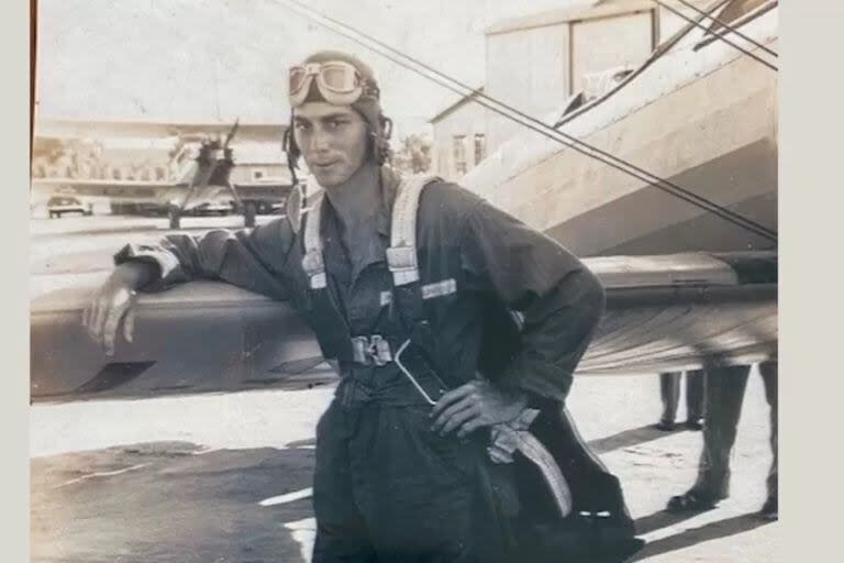 El segundo teniente Gilbert Haldeen Myers desapareció después de que su avión se estrellara sobre Sicilia en 1943