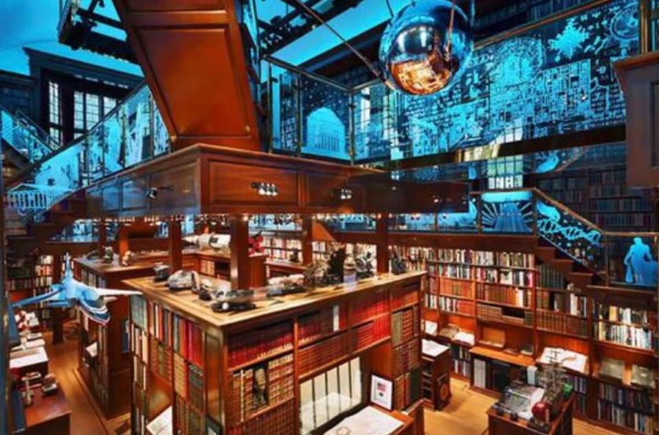 美國伊利諾州將實施新法，禁止公立圖書館設定「禁書」。