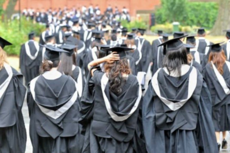 大學畢業生就業率排名成為了關注焦點。（BBC中文網）