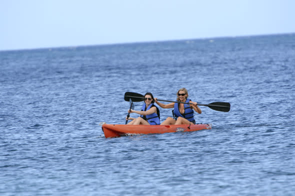 PICTURES BY...... © OPTIMUS IMAGES  PICTURES SHOW...... ON A CARIBBEAN HOLIDAY USING A CANOE  ****EXCLUSIVE PICTURES, NO USAGE WITHOUT AGREEING A FEE****  INSTRUCTIONS.....***BEFORE ANY TV OR WEB USAGE PLEASE AGREE FEE*** CALL DAVID RICHARDS ON TEL - 07855609116