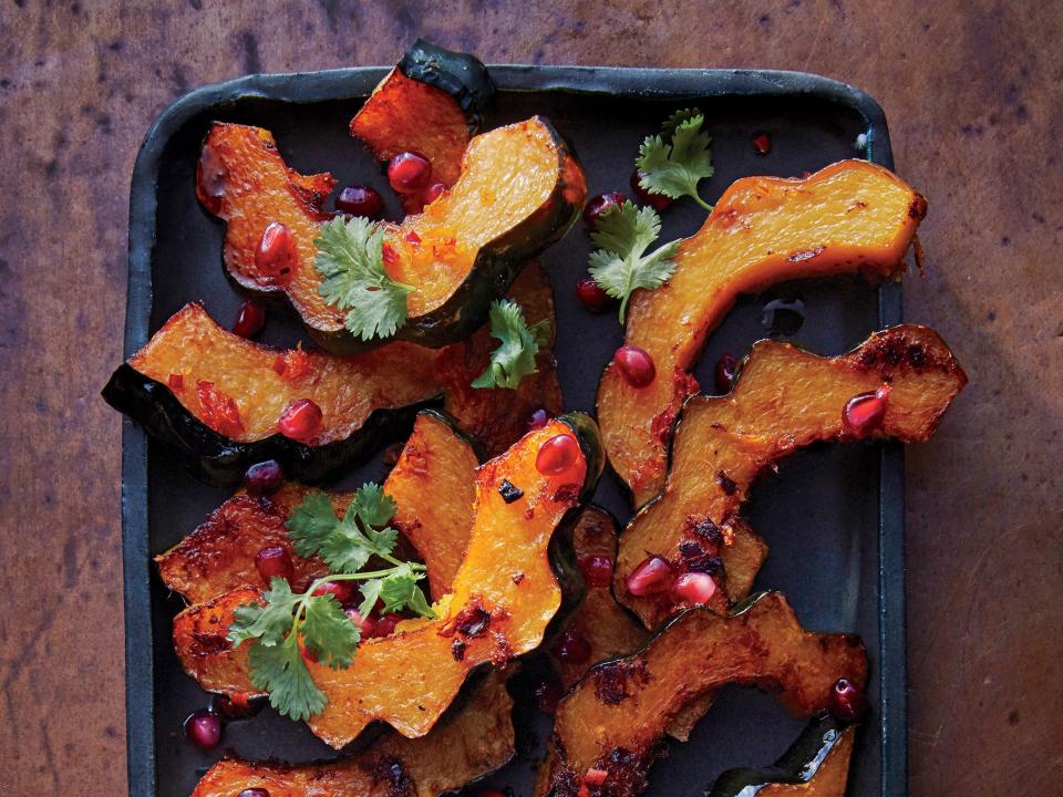 Ginger-Chile Roasted Acorn Squash