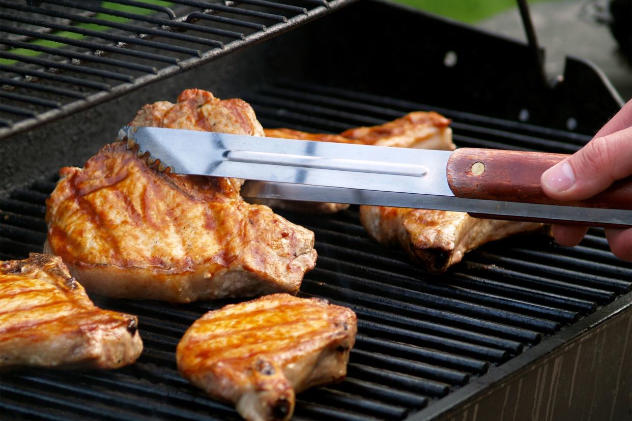 Grill tongs