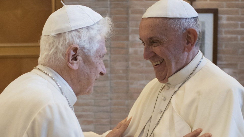 Benedicto XVI y el Papa Francisco