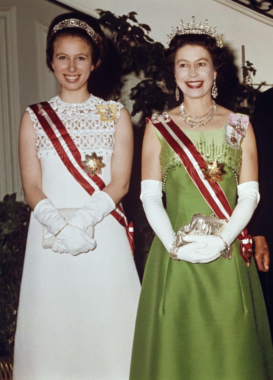 Queen Elizabeth II and Princess Anne in Vienna