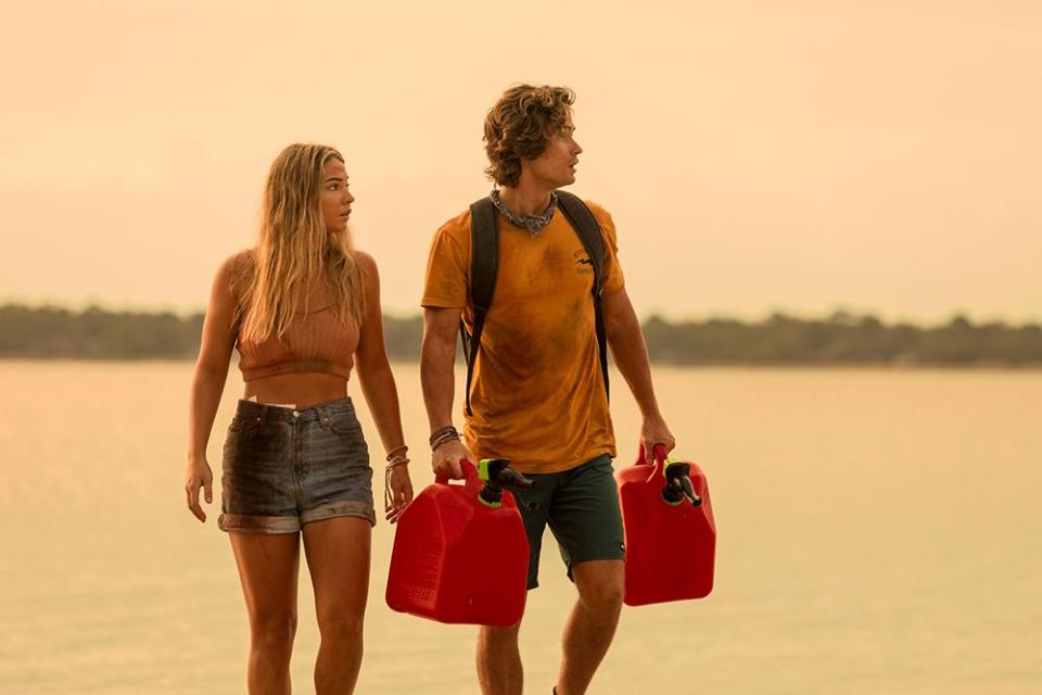 outer banks' madelyn cline and chase stokes on dating on screen and in real life