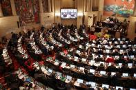 Foto de archivo. Miembros del Congreso de Colombia participan en un debate sobre una reforma tributaria en Bogotá