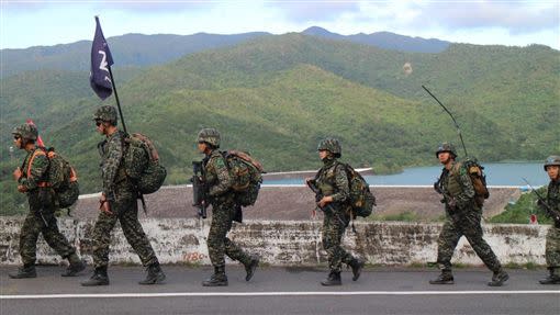 海軍陸戰隊99旅恆春行軍（圖／翻攝自中華民國海軍陸戰隊FB）